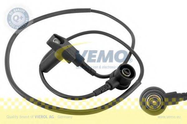 VEMO V30720108 Датчик импульсов; Датчик, частота вращения; Датчик импульсов, маховик; Датчик частоты вращения, управление двигателем