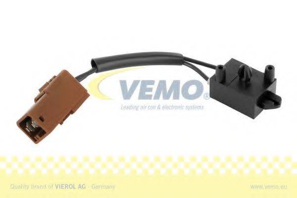 VEMO V42730010 Выключатель, привод сцепления (Tempomat); Выключатель, привод сцепления (управление двигателем)